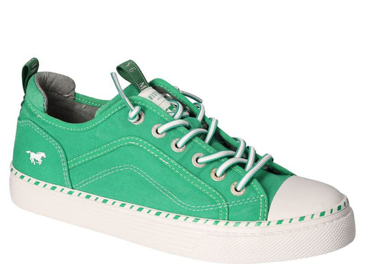 Mustang Canvas Trainers in Green