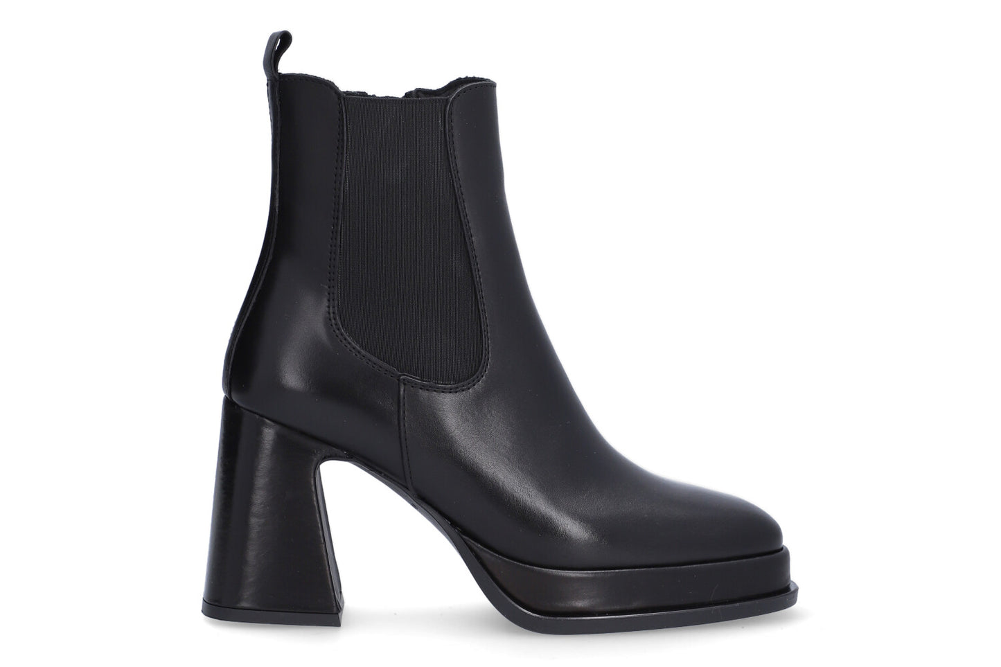 Alpe Chunky Heeled Boot in Black