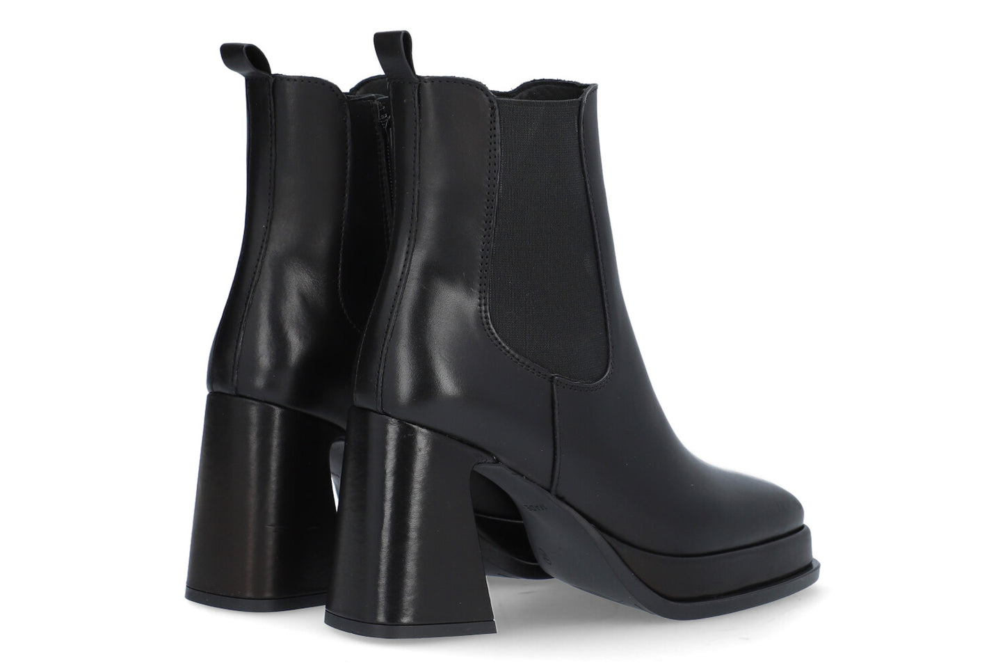 Alpe Chunky Heeled Boot in Black