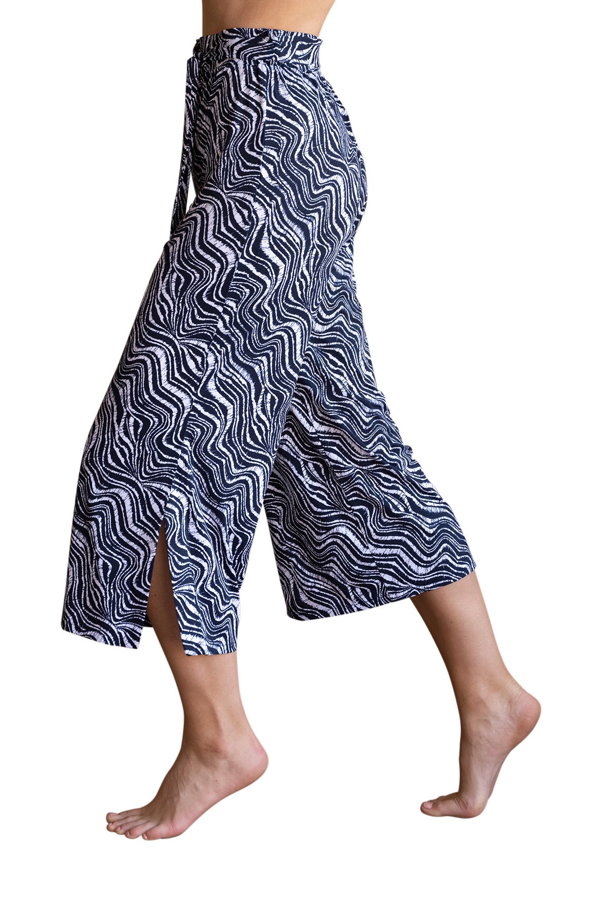 3/4 Trousers in Black/White Print
