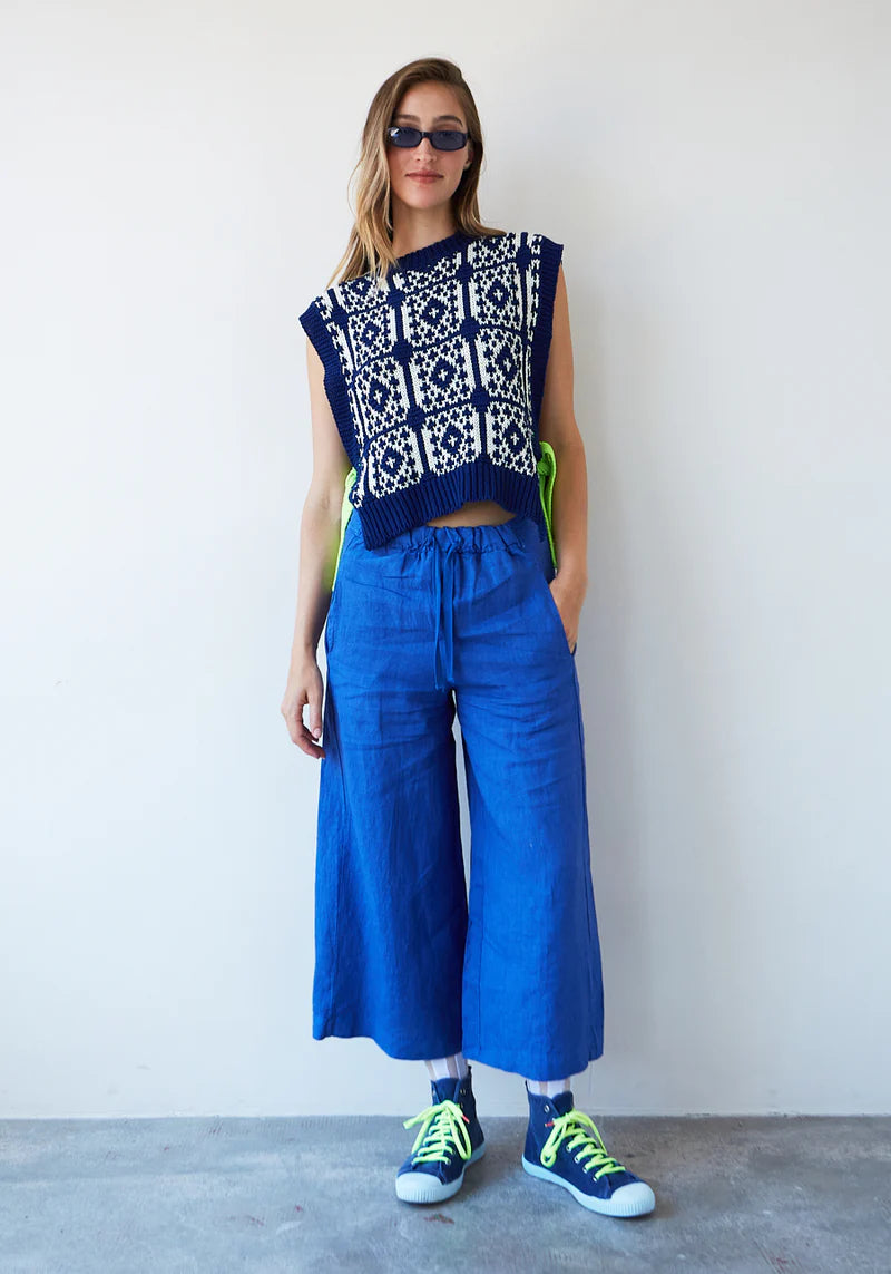 Dr Bloom Gusto Sleeveless Vest in Blue