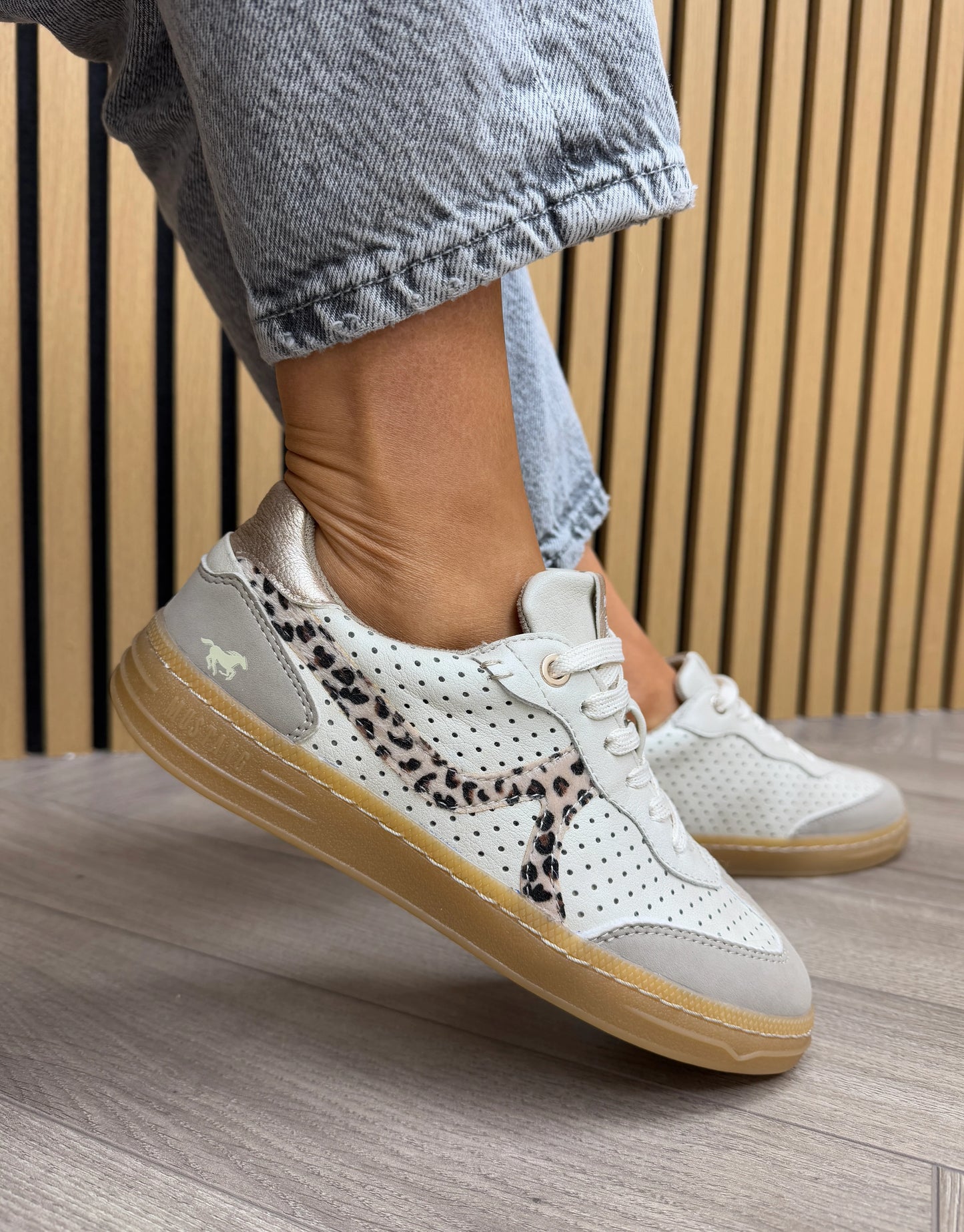 Mustang Leopard Print Trainer in Ivory