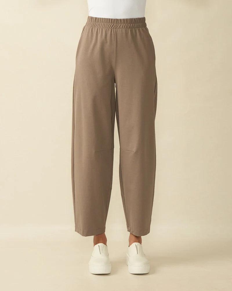 Deck By Decollage Leisure Trousers in Beige