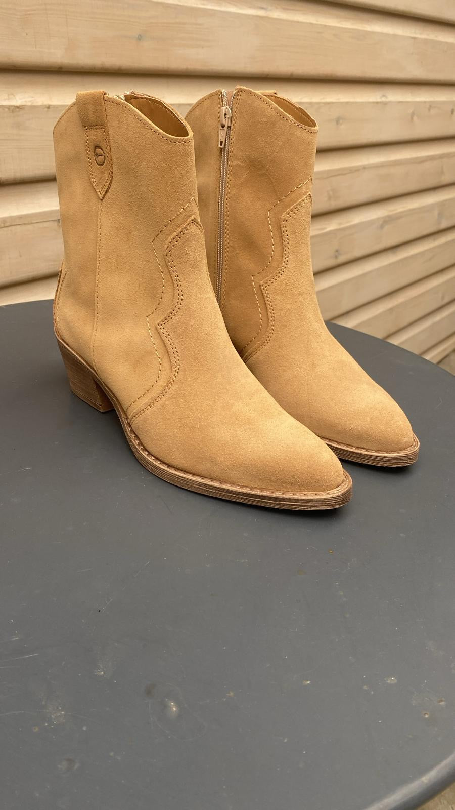 Leather Cowboy boot in Camel