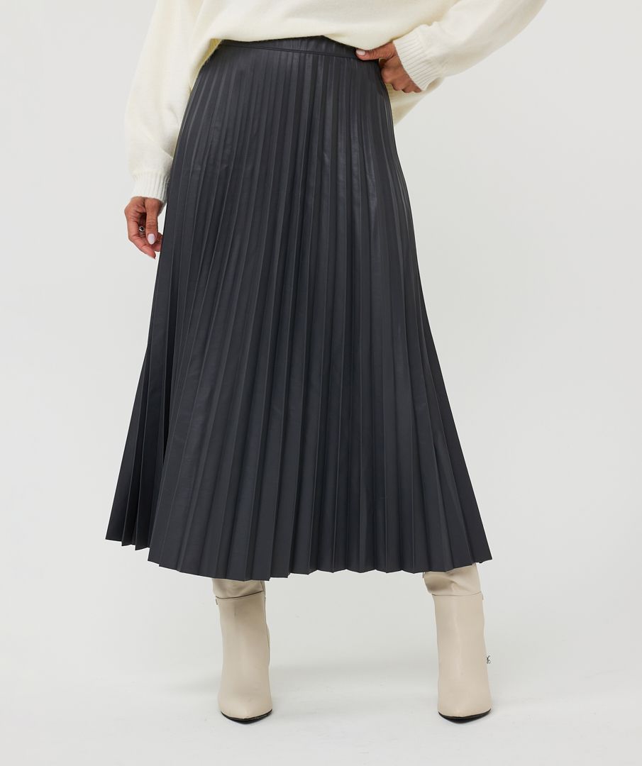 Pleated Skirt in Vegan Leather