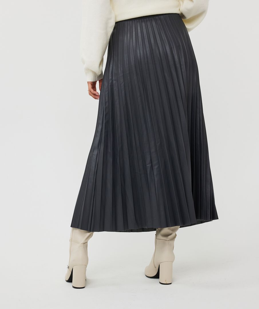 Pleated Skirt in Vegan Leather