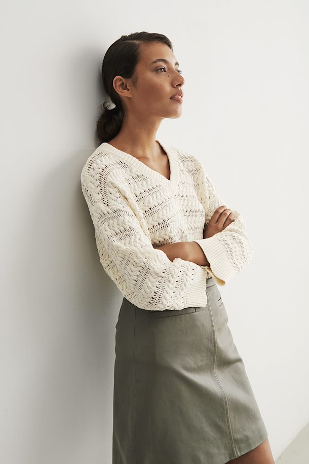 Slyskylah Chunky Knit Pullover in Whisper White