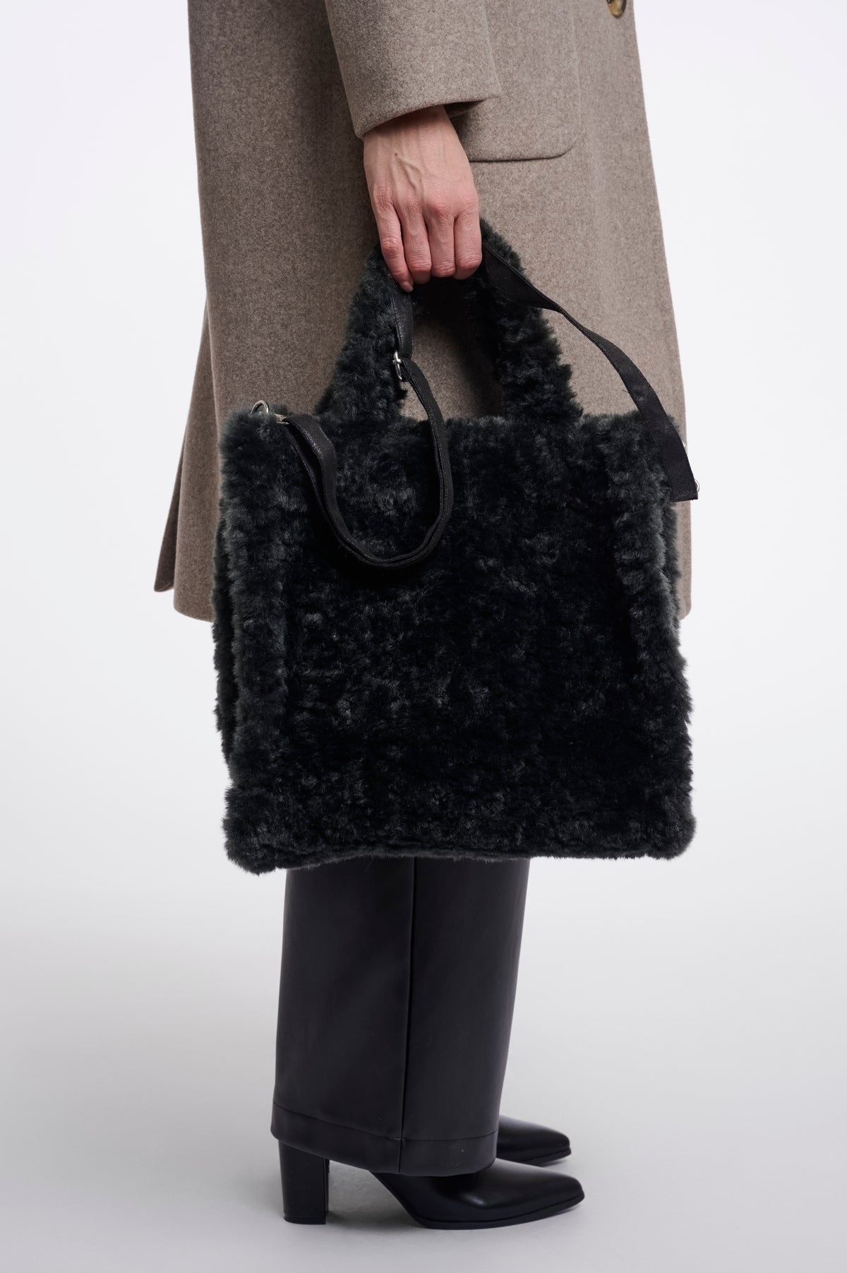 Rino & Pelle Brax Small Faux Fur Shopper in Urban Teal