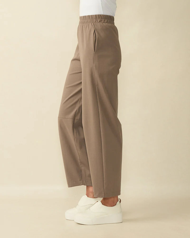Deck By Decollage Leisure Trousers in Beige