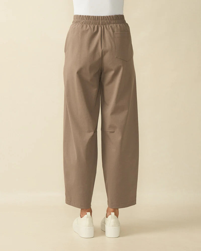 Deck By Decollage Leisure Trousers in Beige