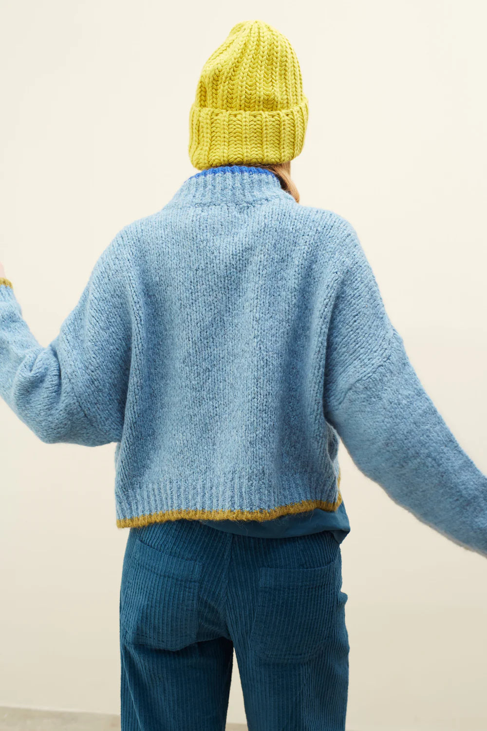 Ding-Ding Short Knit Cardigan in Blue