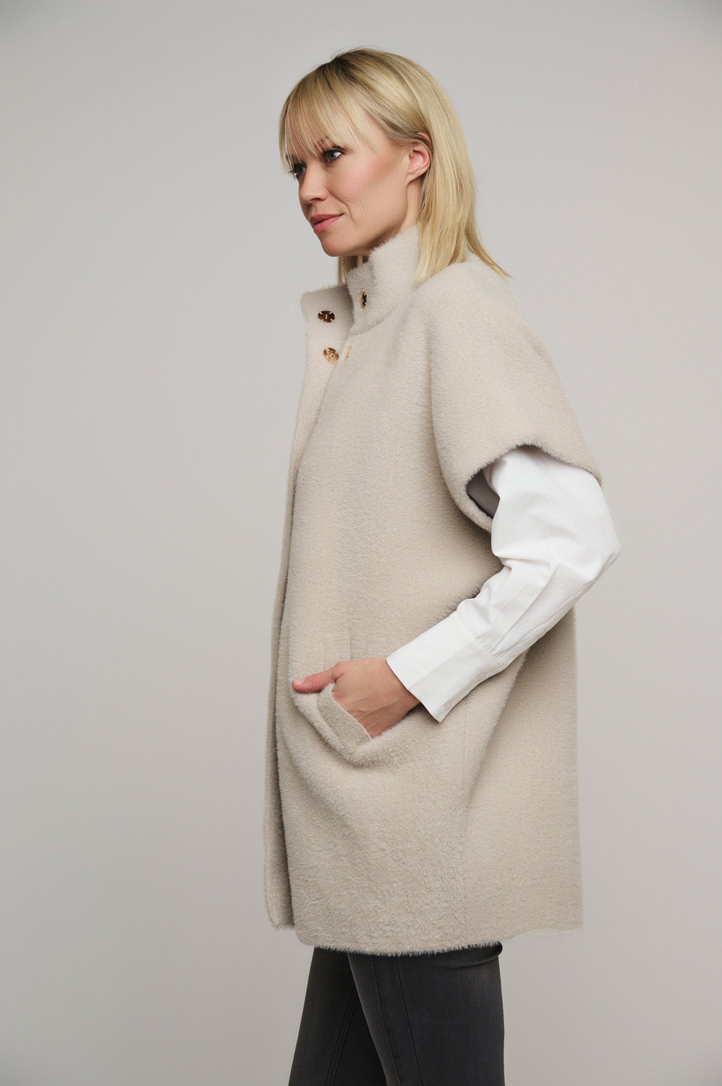 Helen Short Sleeve Cape in Stone