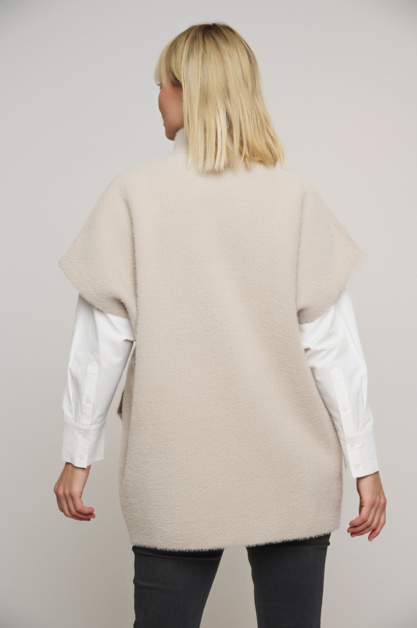 Helen Short Sleeve Cape in Stone