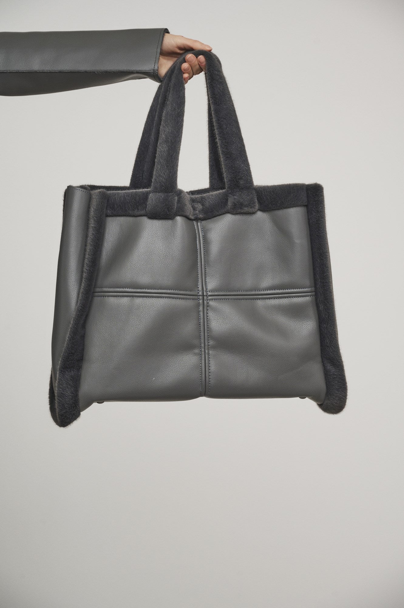 Jasmin Big Shopper in Graphite