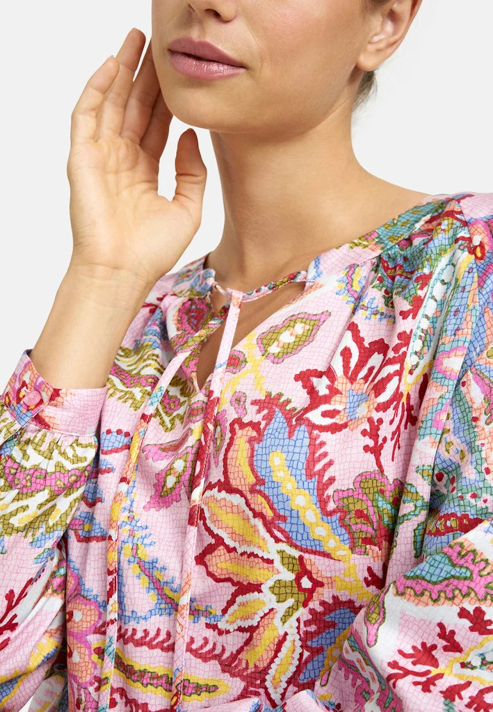 Milano Italy V-neck Blouse in Rose Print