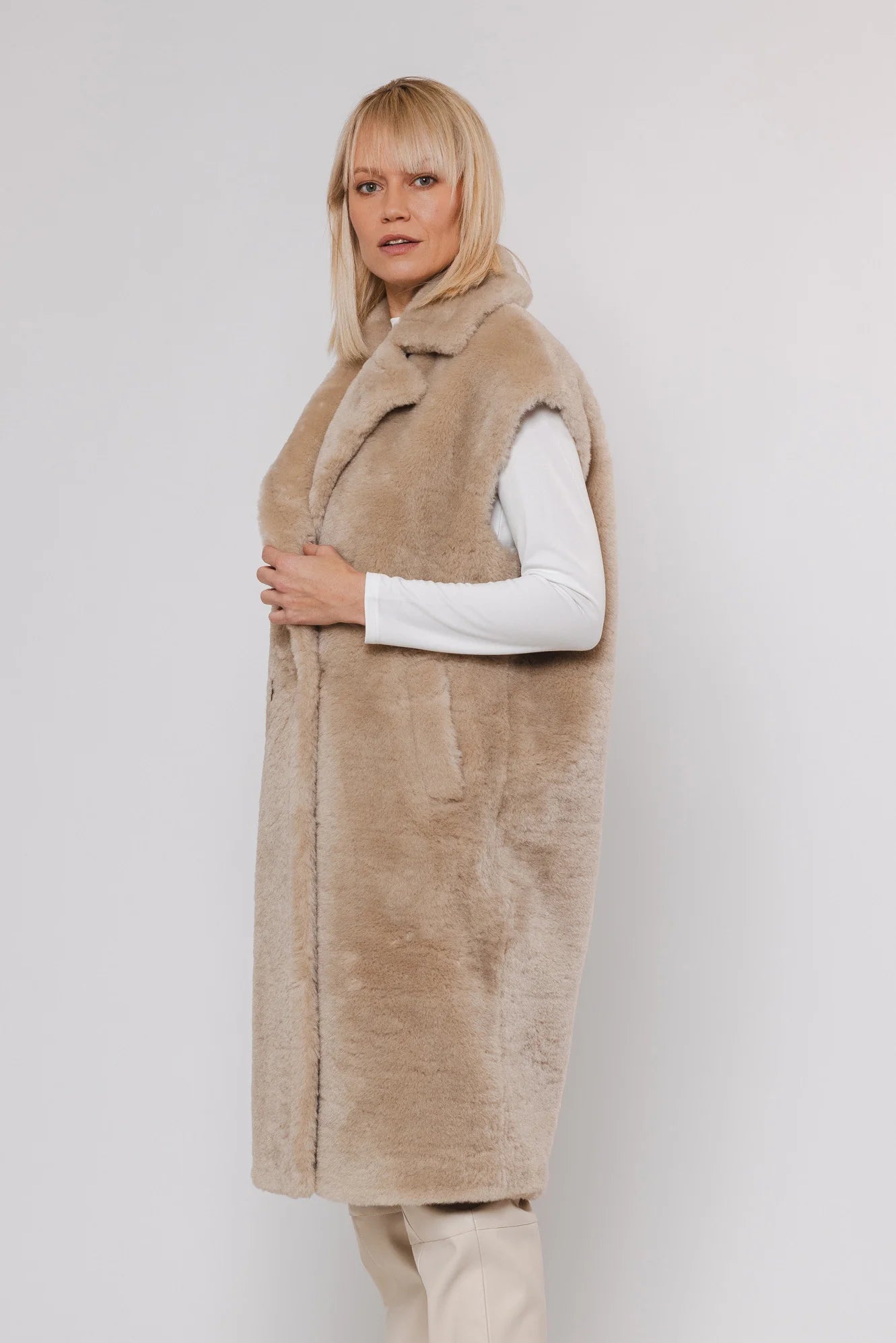 Mimo Faux Fur Longline Waistcoat in Birch