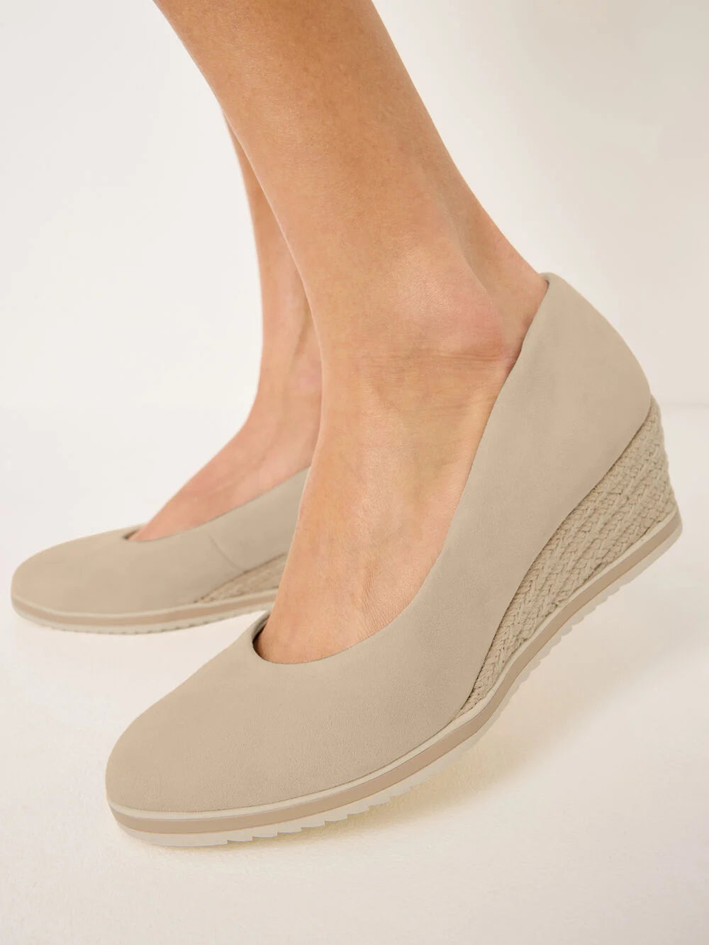 Tamaris Leather Wedge in Nude