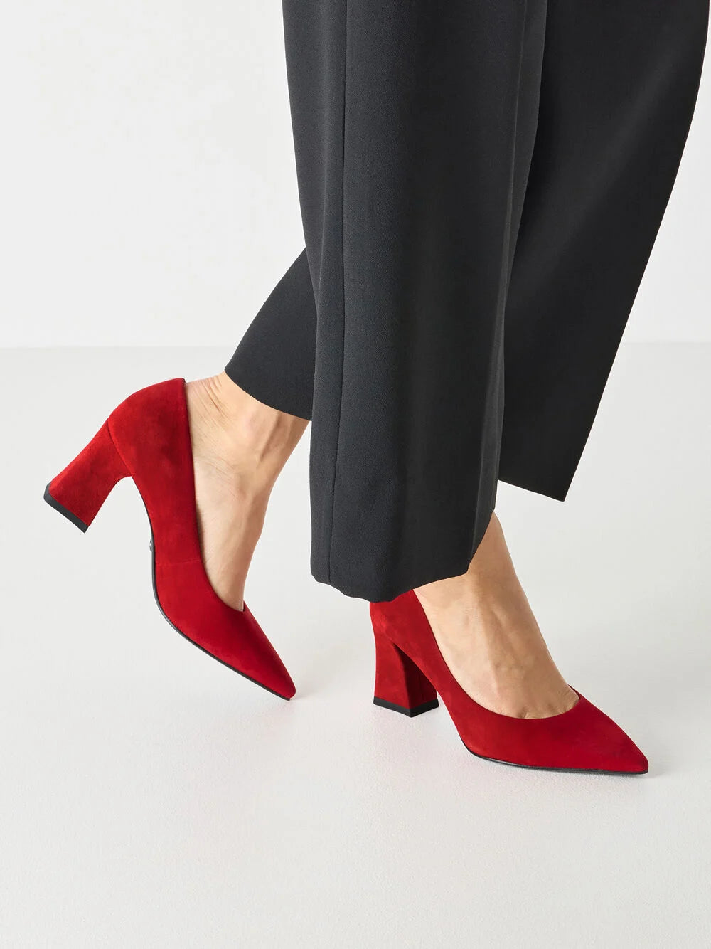 Tamaris Leather Pumps in Red
