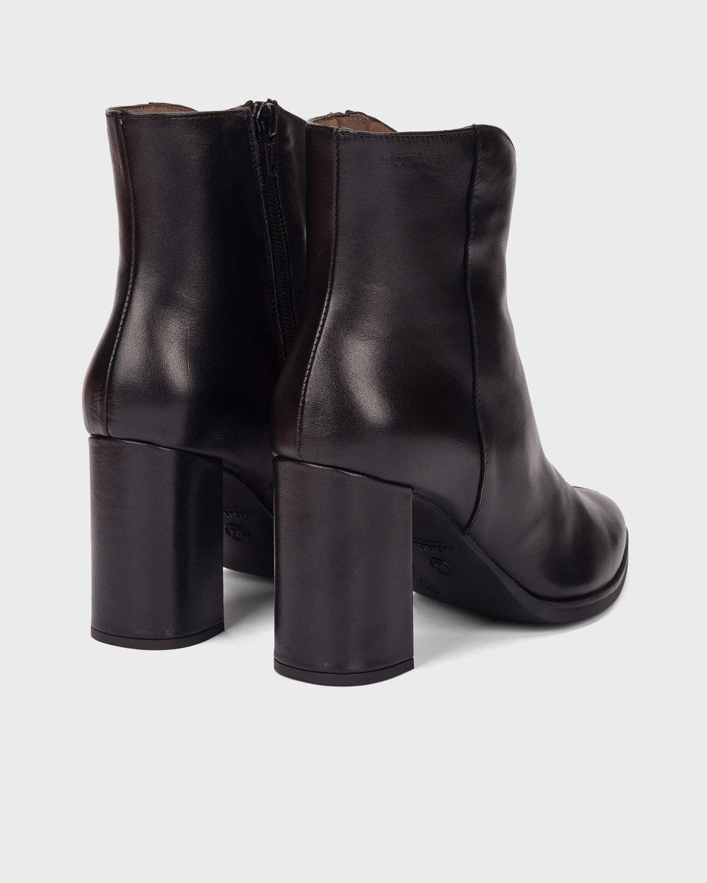 Wonders Aurora 44 Leather Ankle Boots in Black