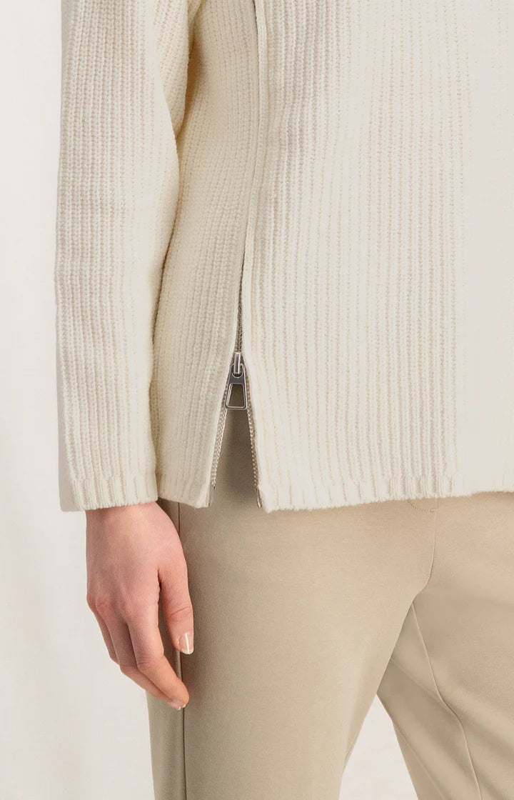 YAYA Ribbed Turtleneck Sweater in Off White