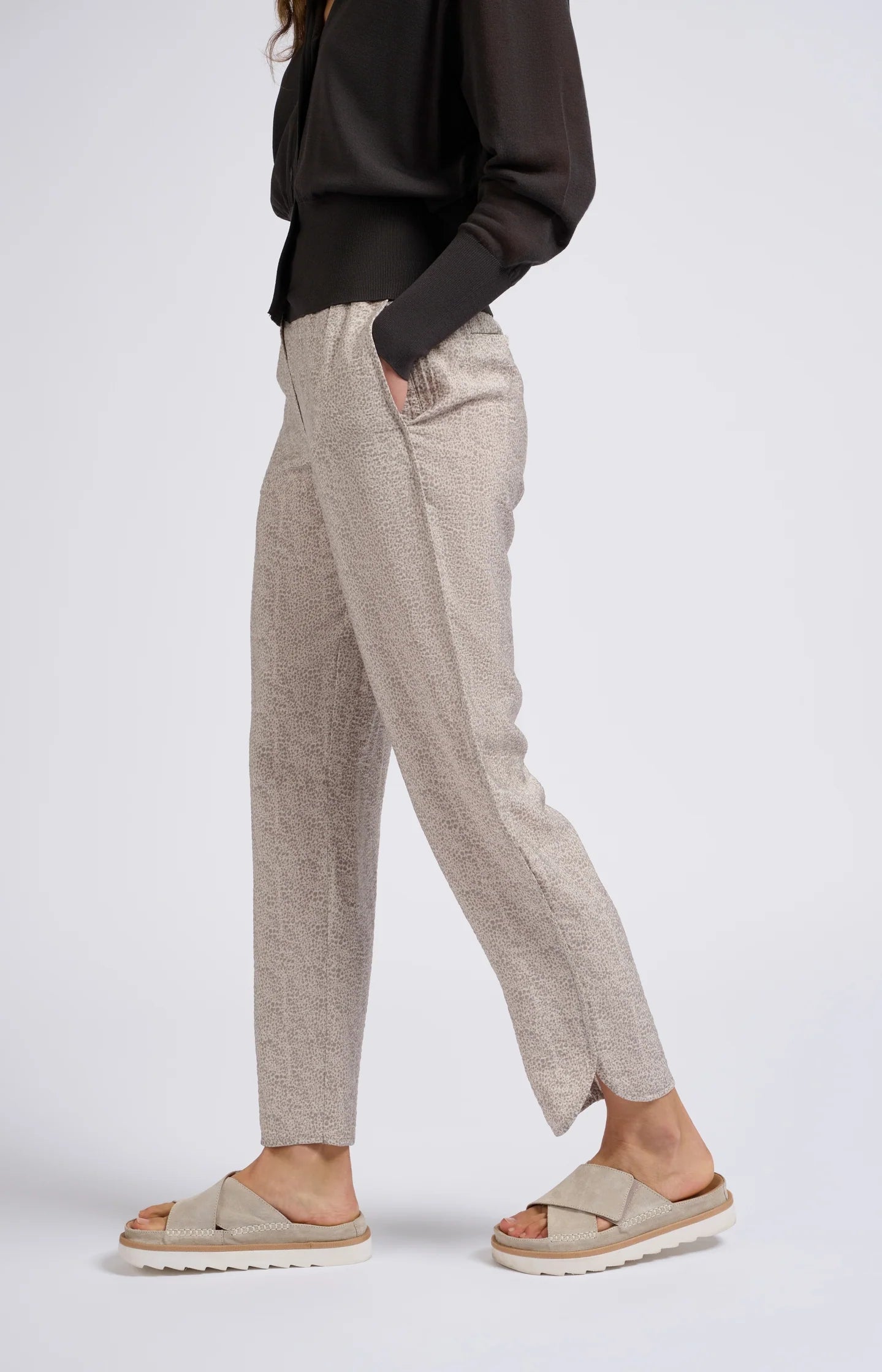 Woven Trousers in Moonstruck Grey