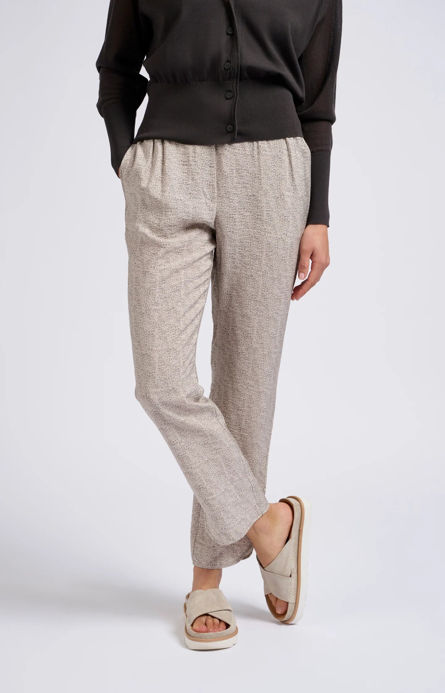 Woven Trousers in Moonstruck Grey